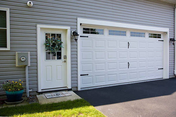 24/7 Emergency Garage Door Panel Replacement experts in Hockessin, DE